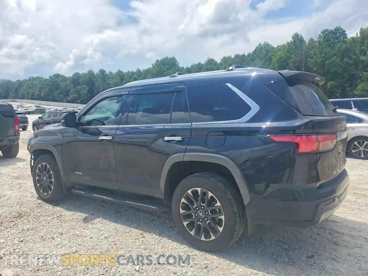 2 fotografías del automóvil dañado 7SVAAABA1SX060947 TOYOTA SEQUOIA 2025