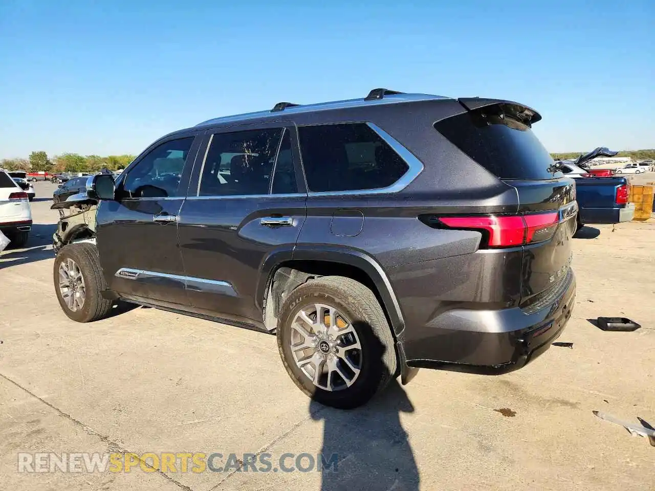 2 fotografías del automóvil dañado 7SVAAABA8SX050030 TOYOTA SEQUOIA 2025