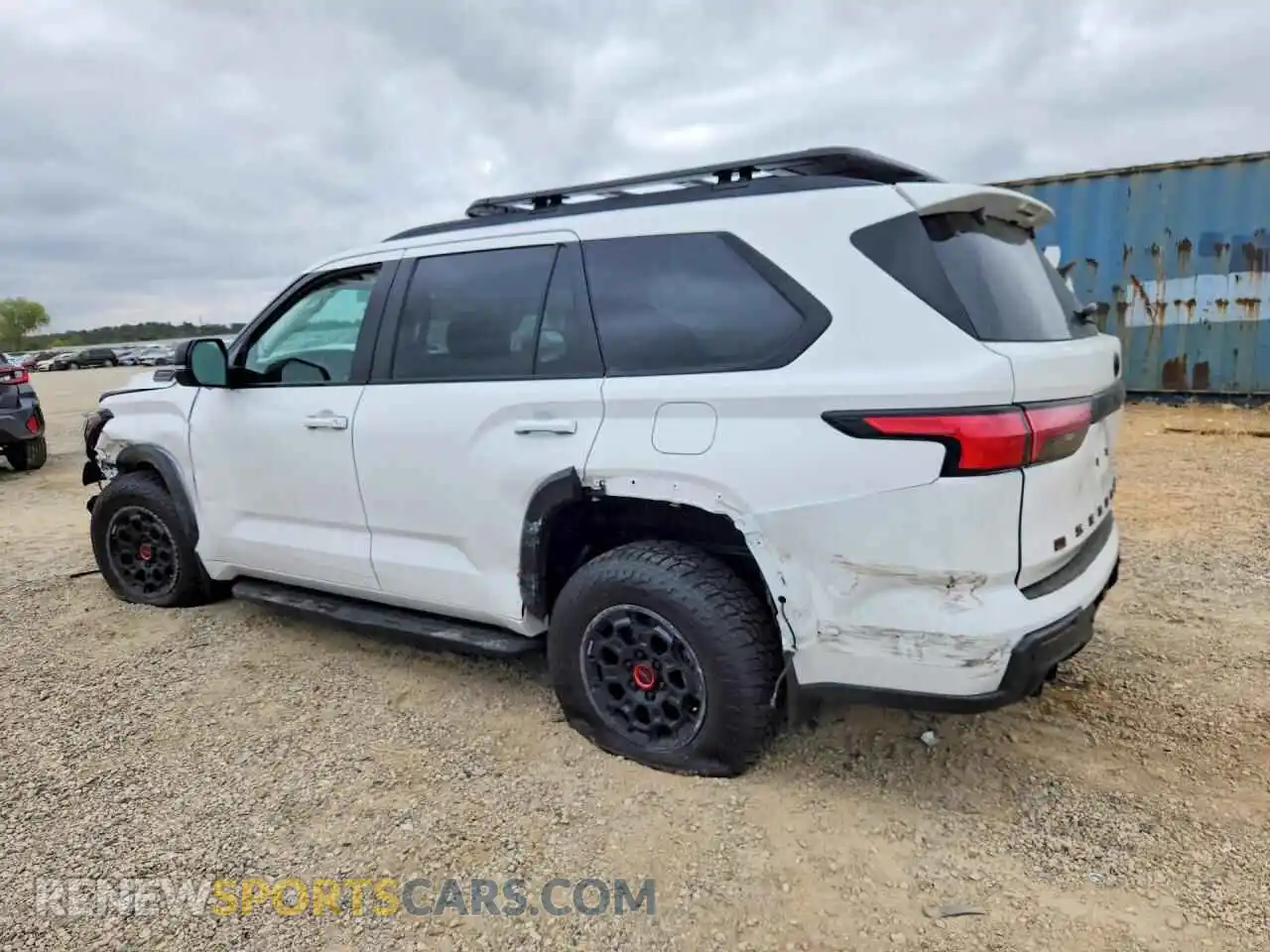2 fotografías del automóvil dañado 7SVAAABA3TX096897 TOYOTA SEQUOIA 2026