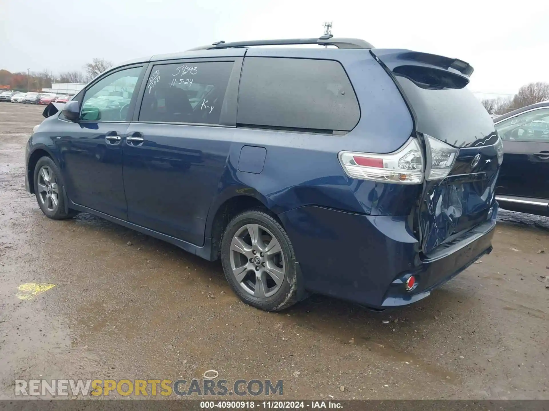 3 fotografías del automóvil dañado 5TDEZ3DC8KS214106 TOYOTA SIENNA 2019