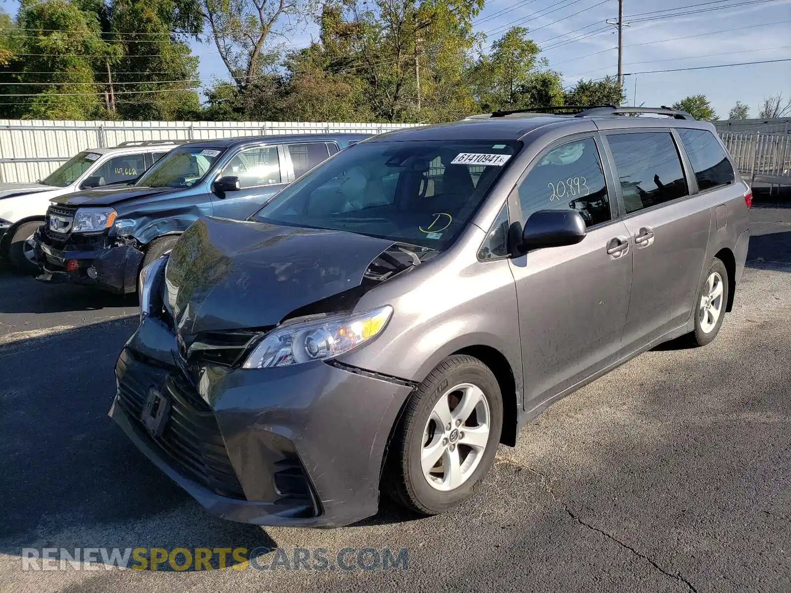 2 Photograph of a damaged car 5TDKZ3DC9KS967100 TOYOTA SIENNA 2019