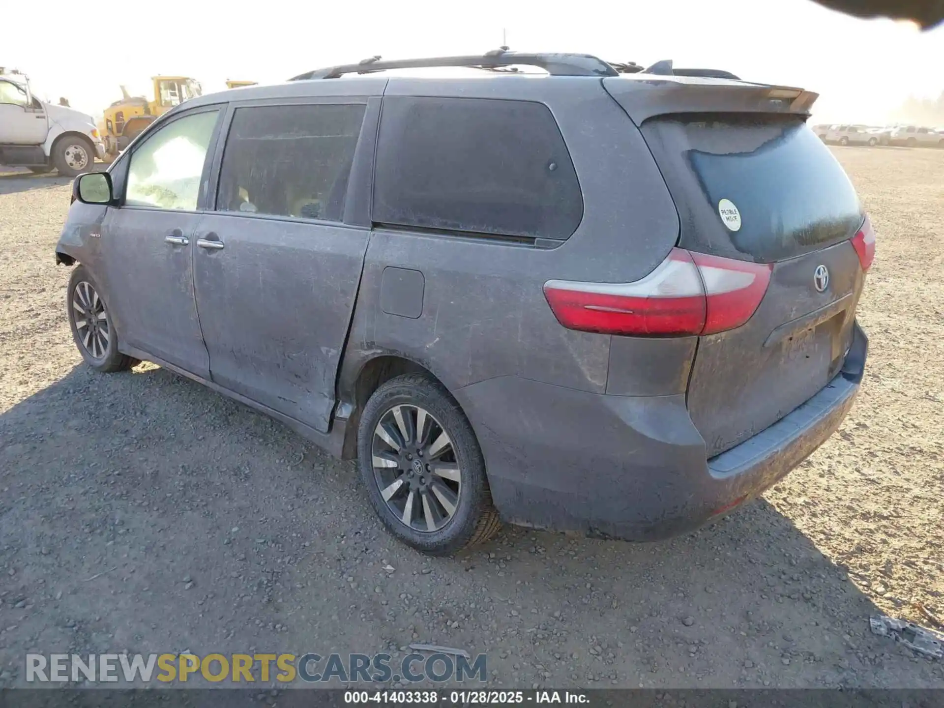 3 Photograph of a damaged car 5TDDZ3DC0LS237182 TOYOTA SIENNA 2020
