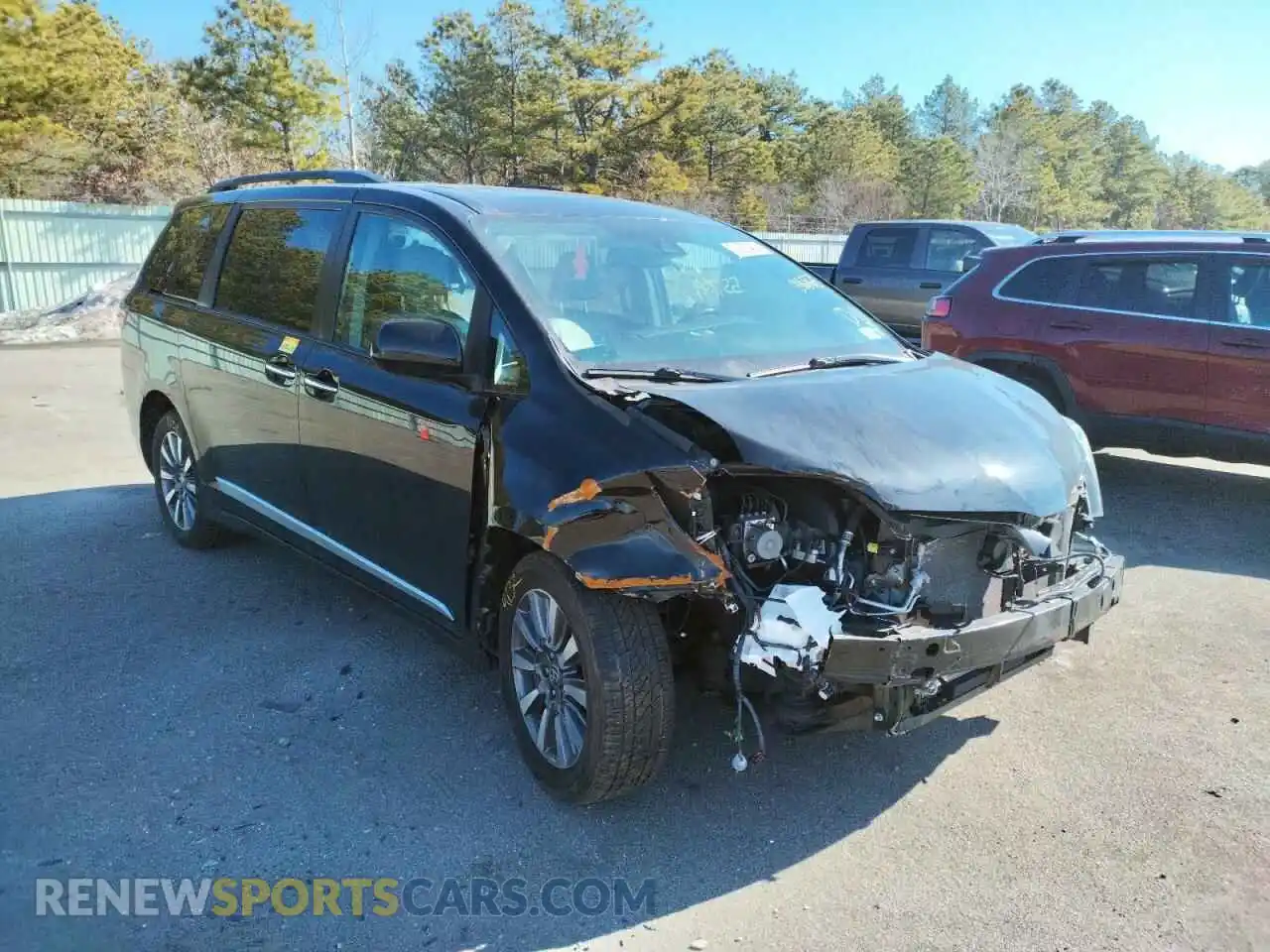 1 Photograph of a damaged car 5TDDZ3DC2LS246563 TOYOTA SIENNA 2020