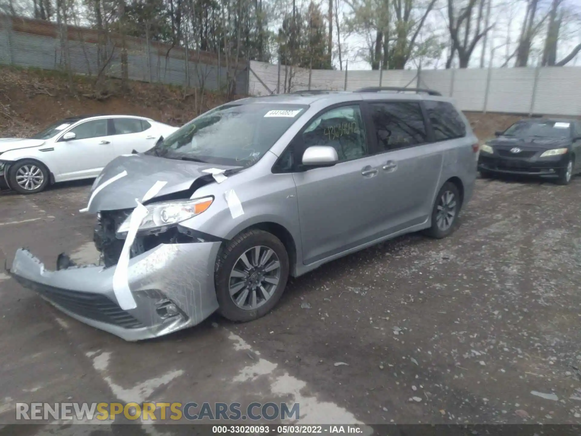 2 Photograph of a damaged car 5TDDZ3DC3LS243736 TOYOTA SIENNA 2020