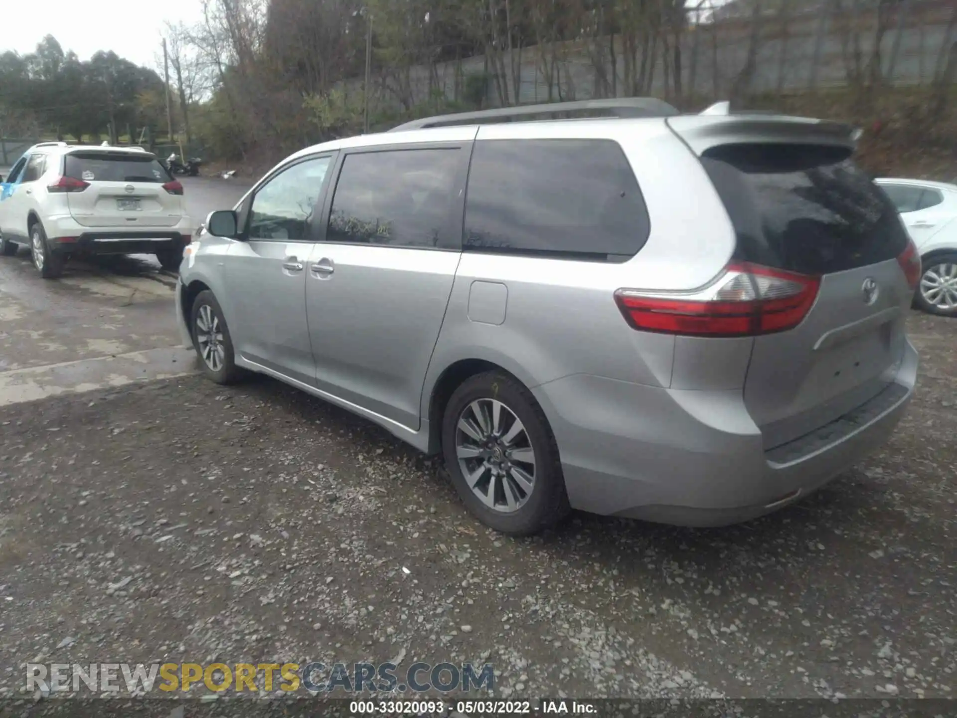 3 Photograph of a damaged car 5TDDZ3DC3LS243736 TOYOTA SIENNA 2020