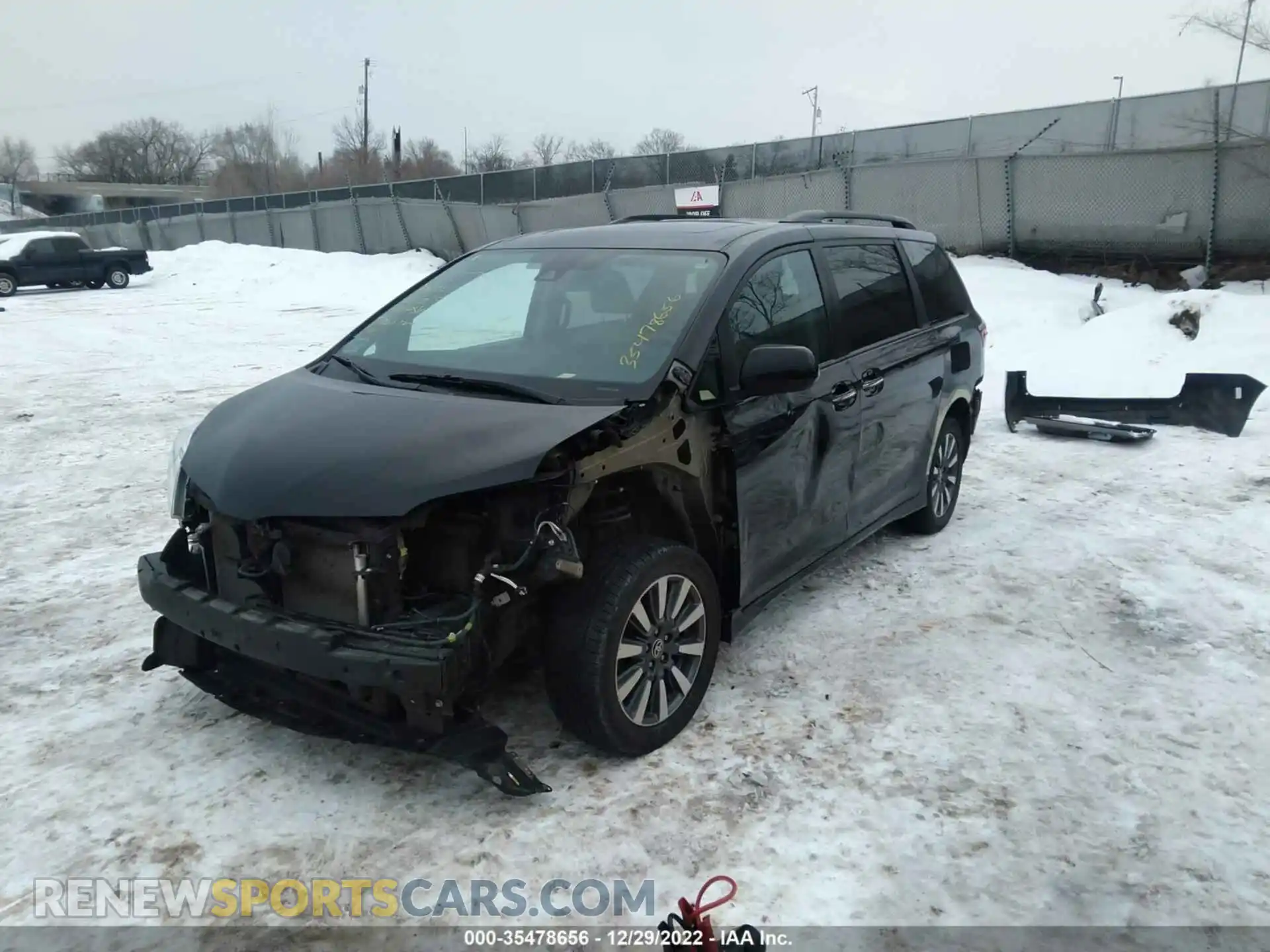 2 Photograph of a damaged car 5TDDZ3DC3LS251626 TOYOTA SIENNA 2020