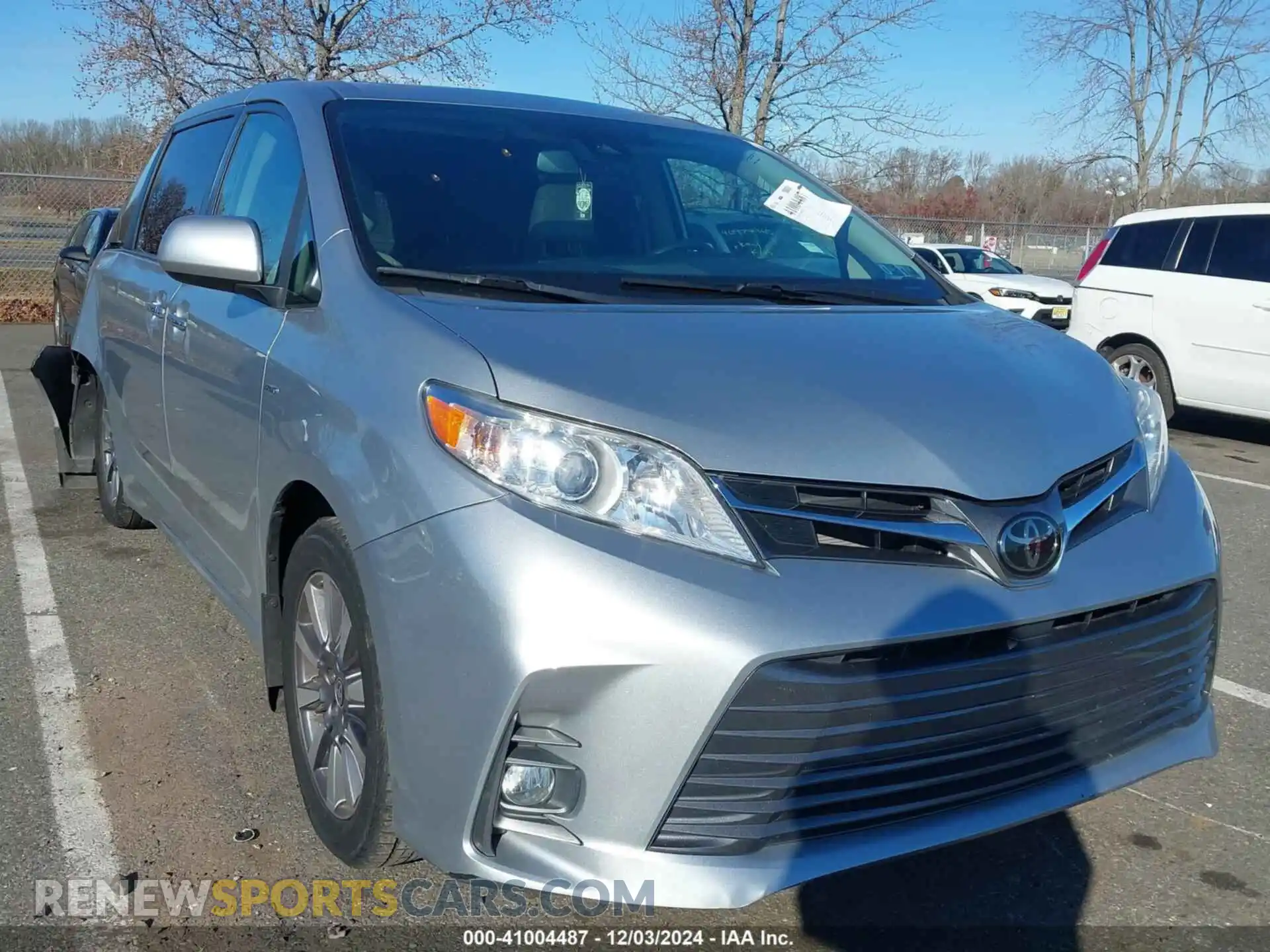 1 Photograph of a damaged car 5TDDZ3DC9LS242929 TOYOTA SIENNA 2020