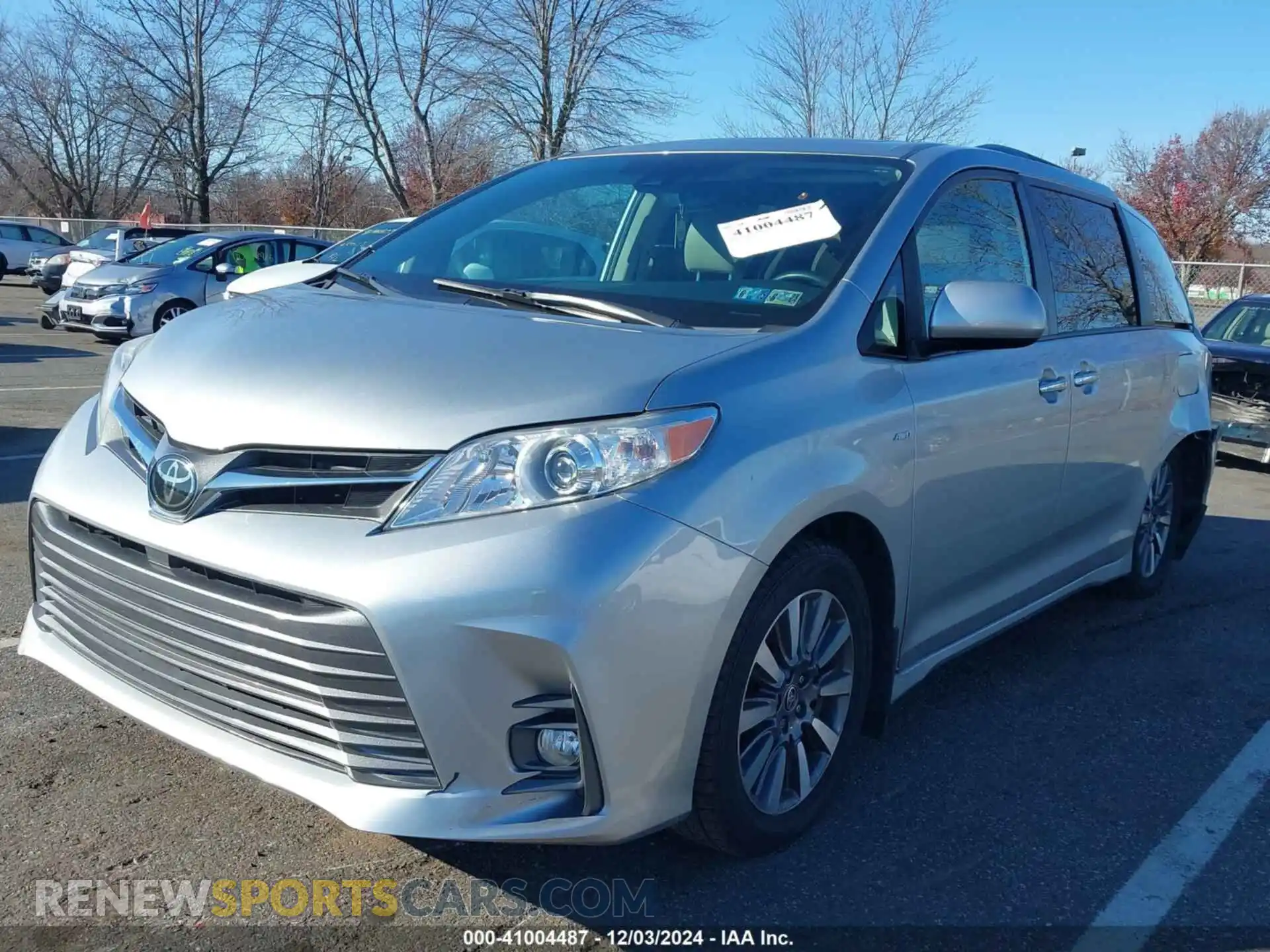 2 Photograph of a damaged car 5TDDZ3DC9LS242929 TOYOTA SIENNA 2020
