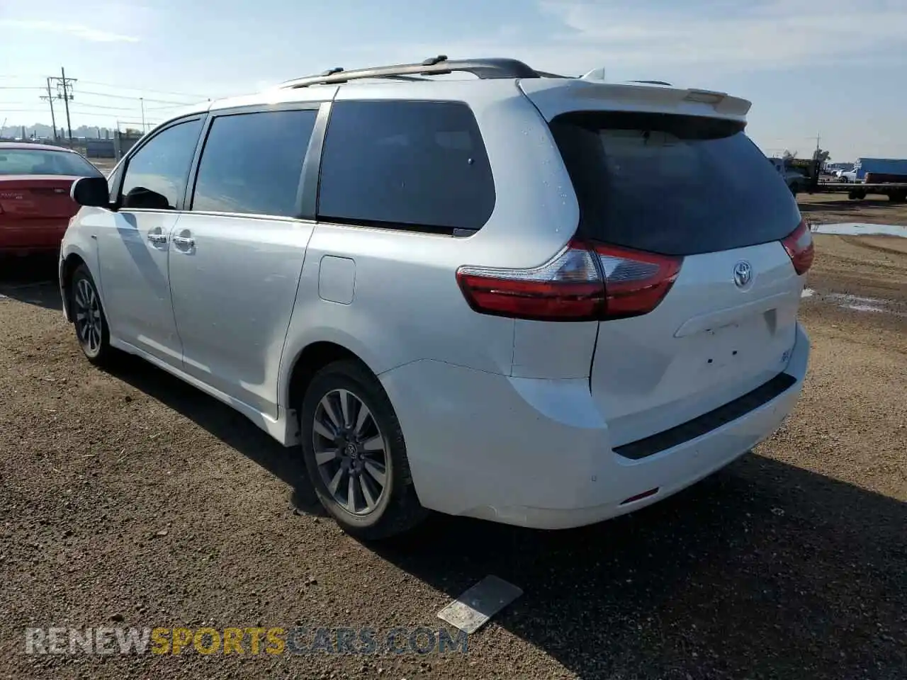3 Photograph of a damaged car 5TDDZ3DCXLS250618 TOYOTA SIENNA 2020