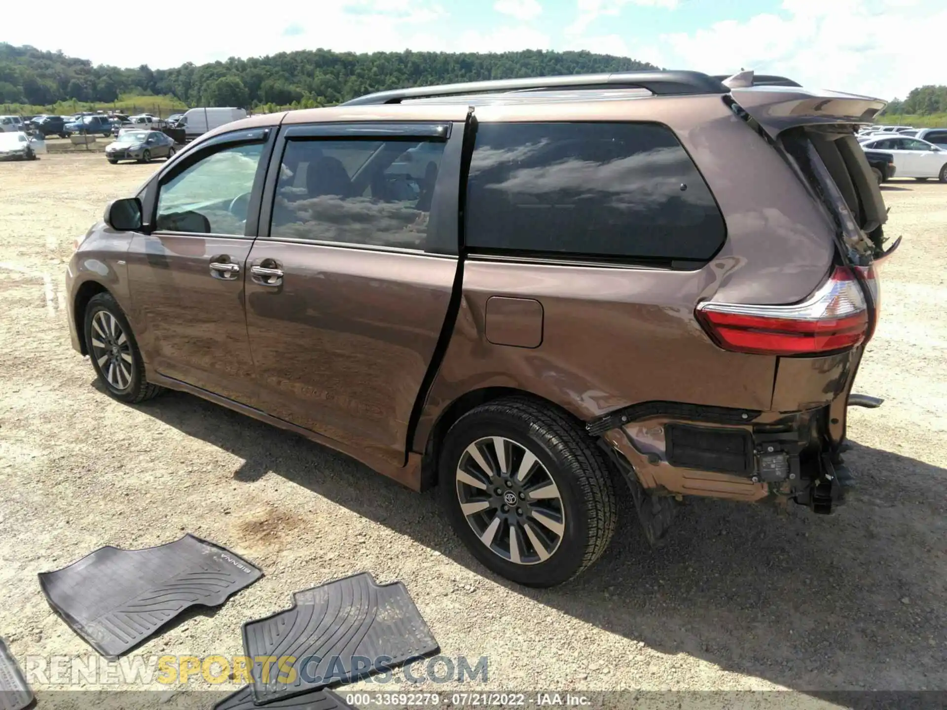 3 Photograph of a damaged car 5TDJZ3DC7LS241524 TOYOTA SIENNA 2020