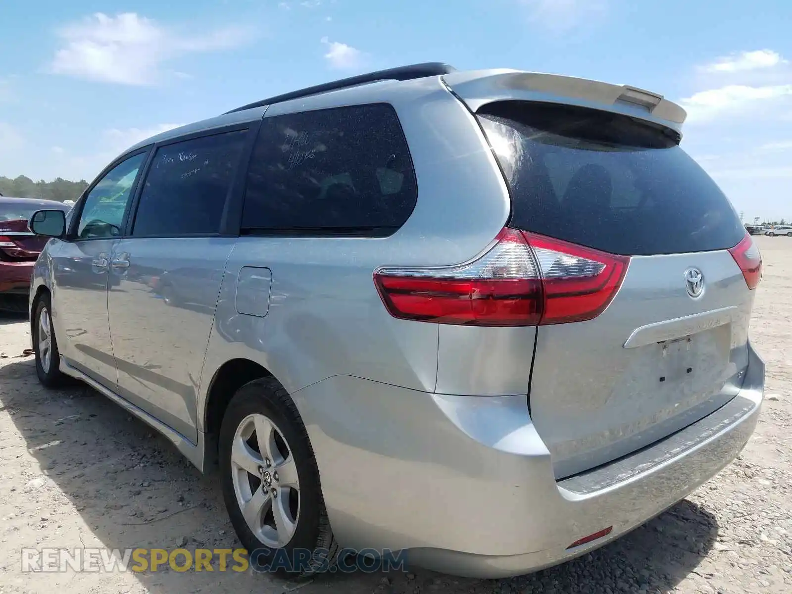 3 Photograph of a damaged car 5TDKZ3DC1LS064196 TOYOTA SIENNA 2020