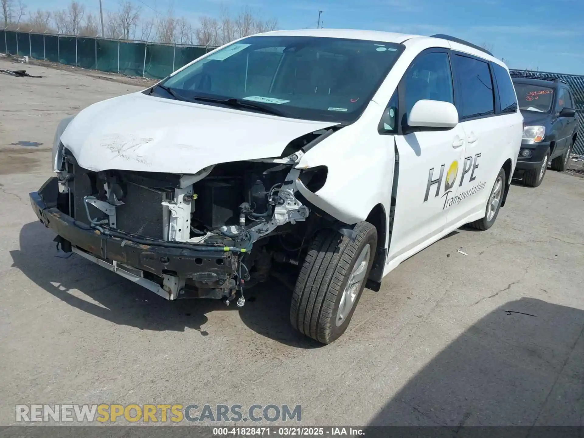 2 Photograph of a damaged car 5TDKZ3DC2LS024290 TOYOTA SIENNA 2020