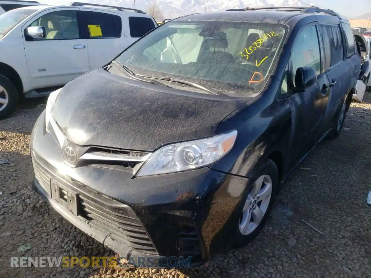 2 fotografías del automóvil dañado 5TDKZ3DC3LS047836 TOYOTA SIENNA 2020