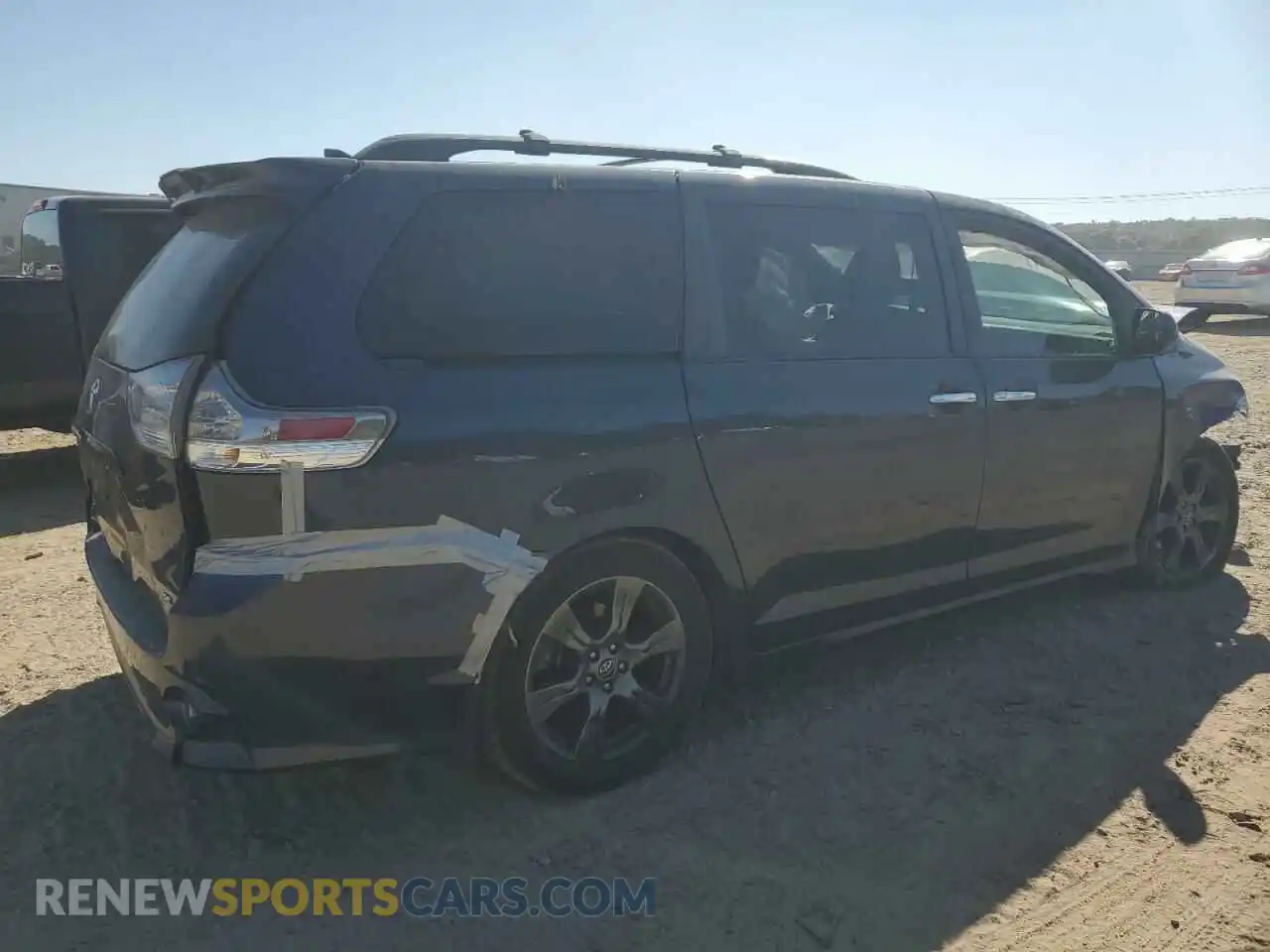3 Photograph of a damaged car 5TDXZ3DC4LS052467 TOYOTA SIENNA 2020