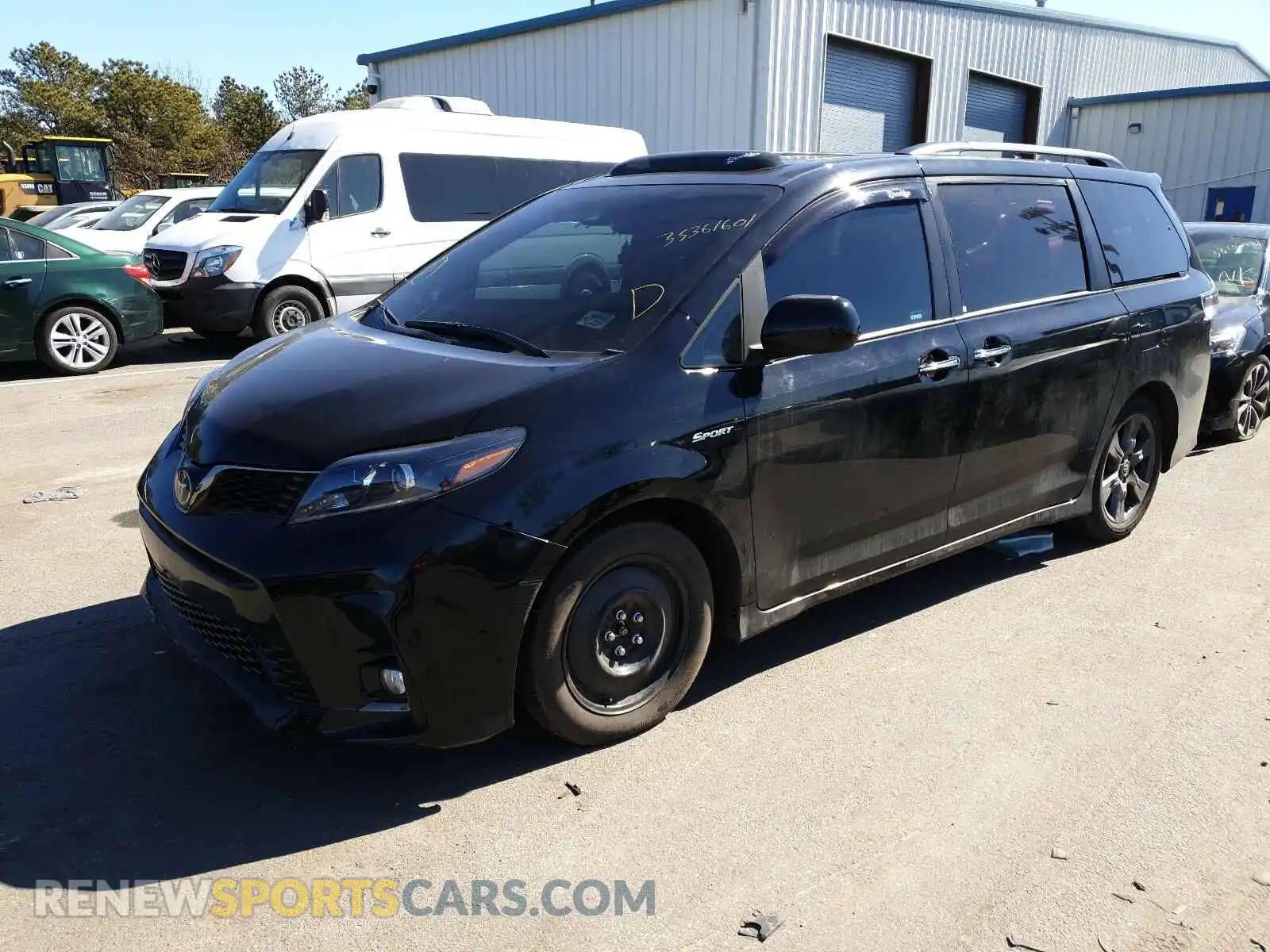 2 Photograph of a damaged car 5TDXZ3DC8LS023635 TOYOTA SIENNA 2020