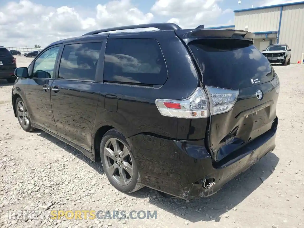 3 Photograph of a damaged car 5TDXZ3DC8LS076111 TOYOTA SIENNA 2020