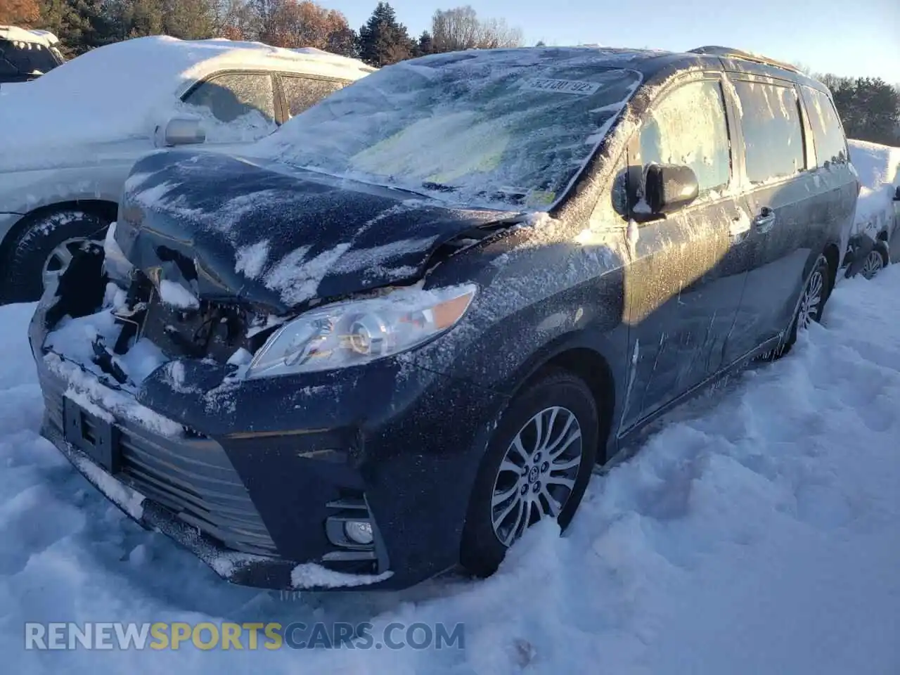 2 Photograph of a damaged car 5TDYZ3DC0LS025156 TOYOTA SIENNA 2020