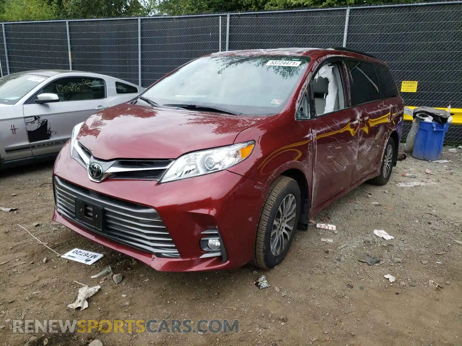 2 Photograph of a damaged car 5TDYZ3DC0LS083901 TOYOTA SIENNA 2020