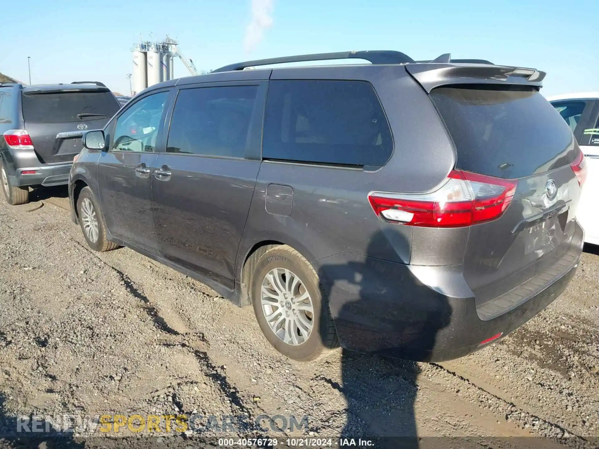 3 Photograph of a damaged car 5TDYZ3DC2LS064296 TOYOTA SIENNA 2020