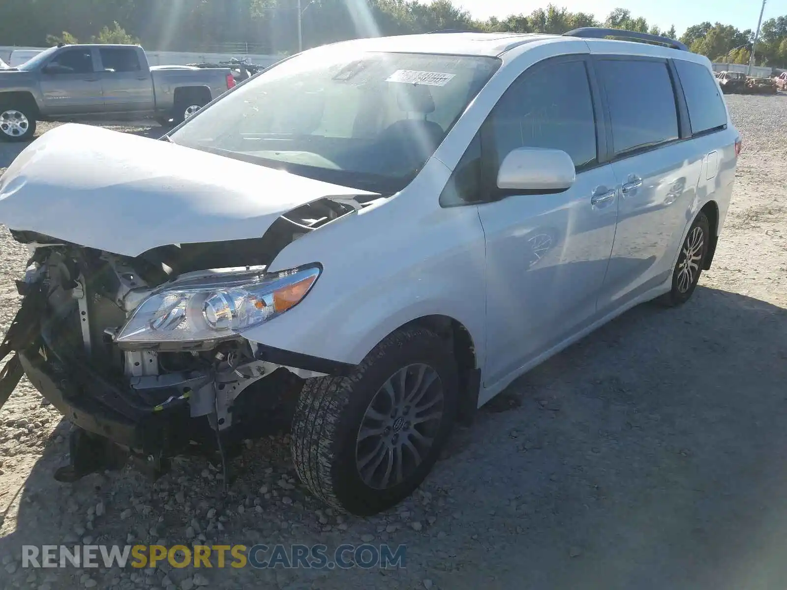2 Photograph of a damaged car 5TDYZ3DC4LS034555 TOYOTA SIENNA 2020