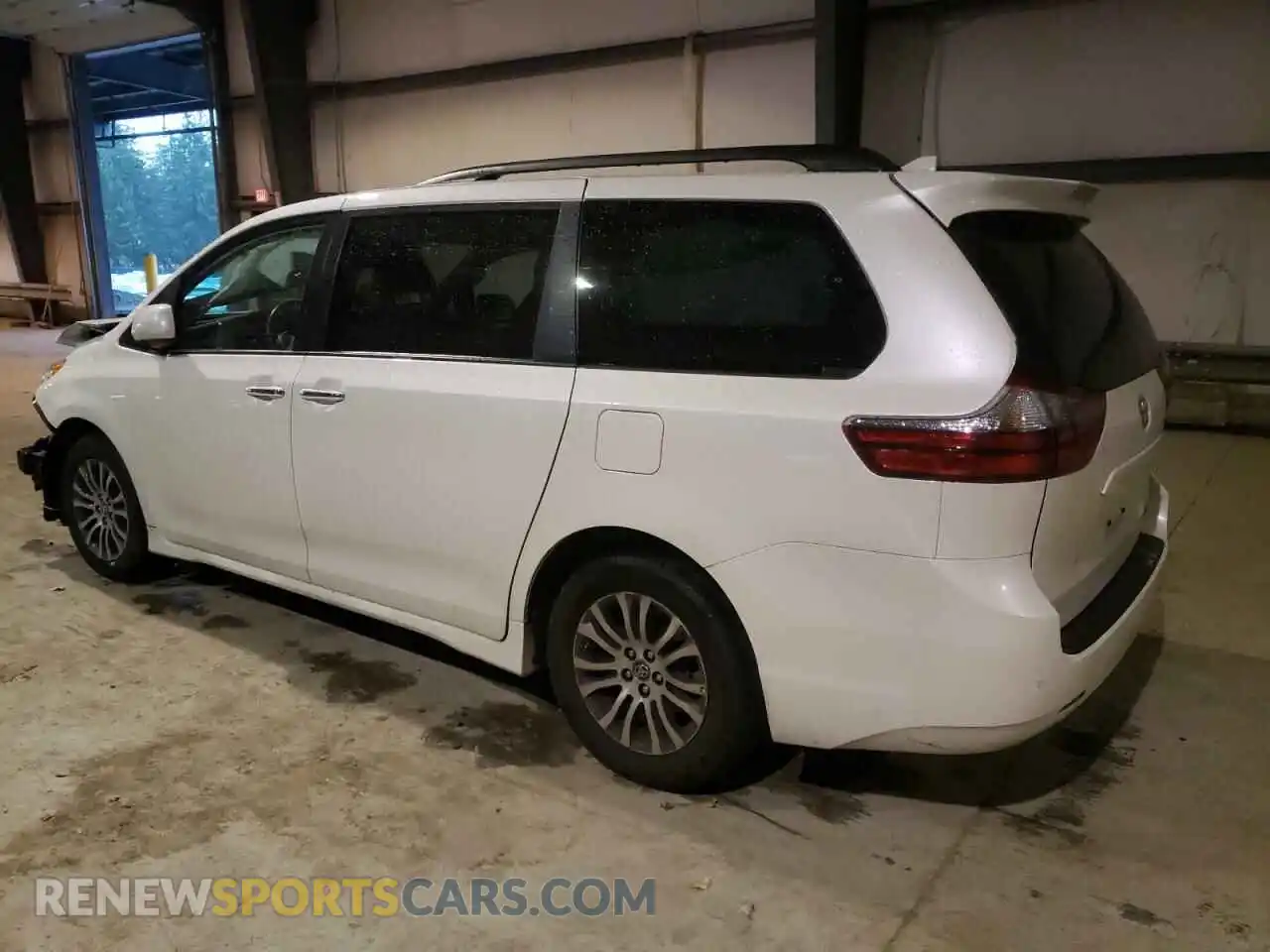 2 Photograph of a damaged car 5TDYZ3DC4LS041005 TOYOTA SIENNA 2020