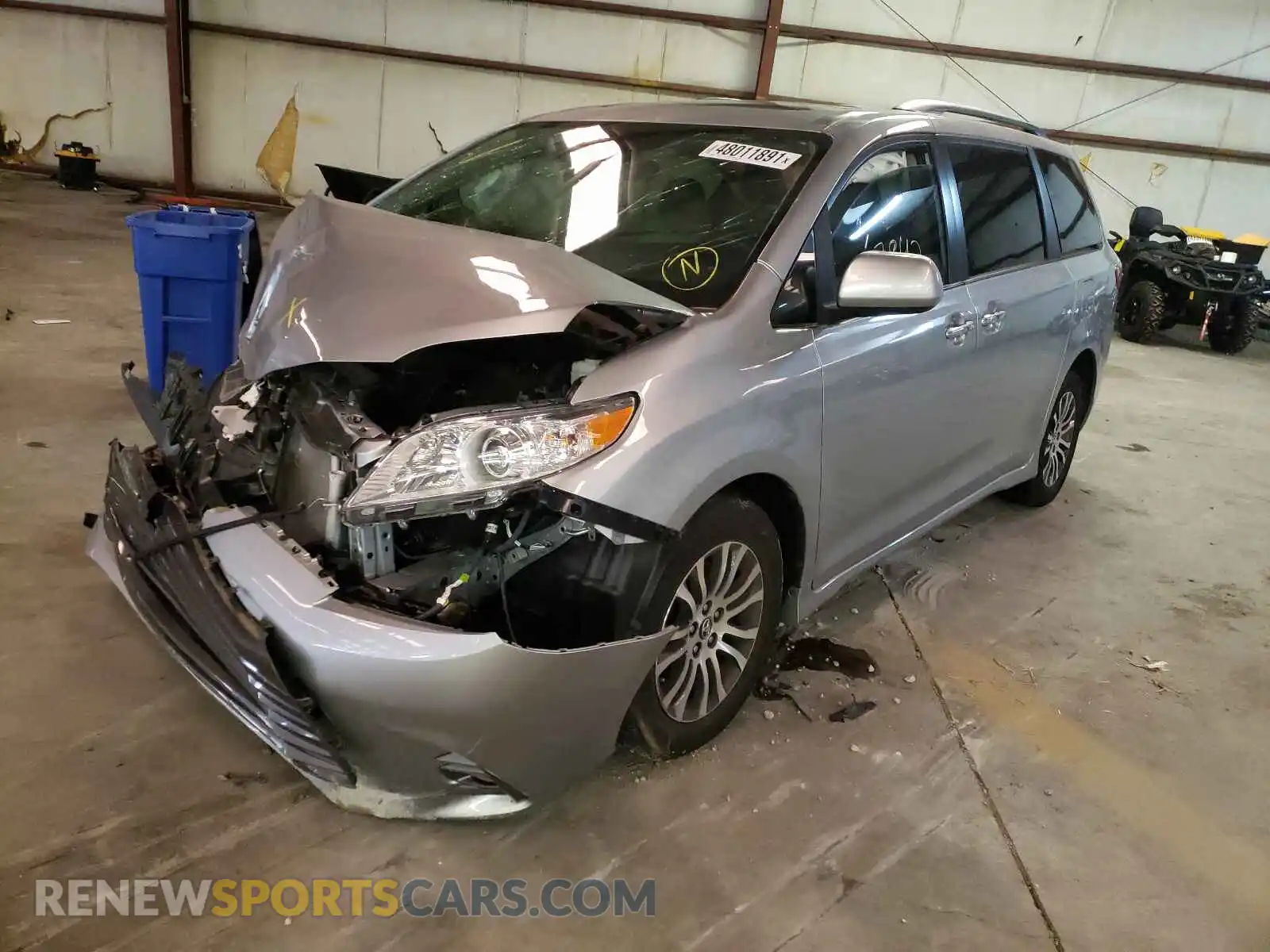 2 Photograph of a damaged car 5TDYZ3DC6LS034248 TOYOTA SIENNA 2020