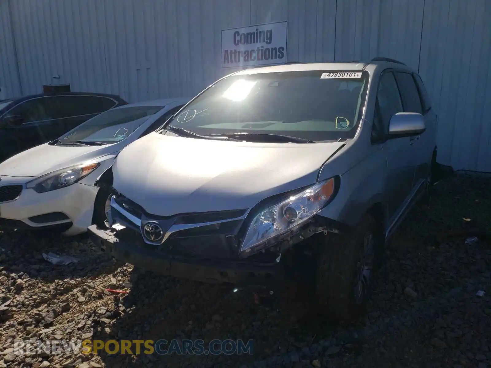2 Photograph of a damaged car 5TDYZ3DC7LS058249 TOYOTA SIENNA 2020