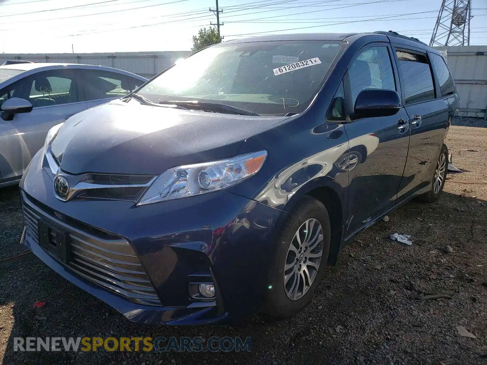 2 Photograph of a damaged car 5TDYZ3DC8LS031772 TOYOTA SIENNA 2020
