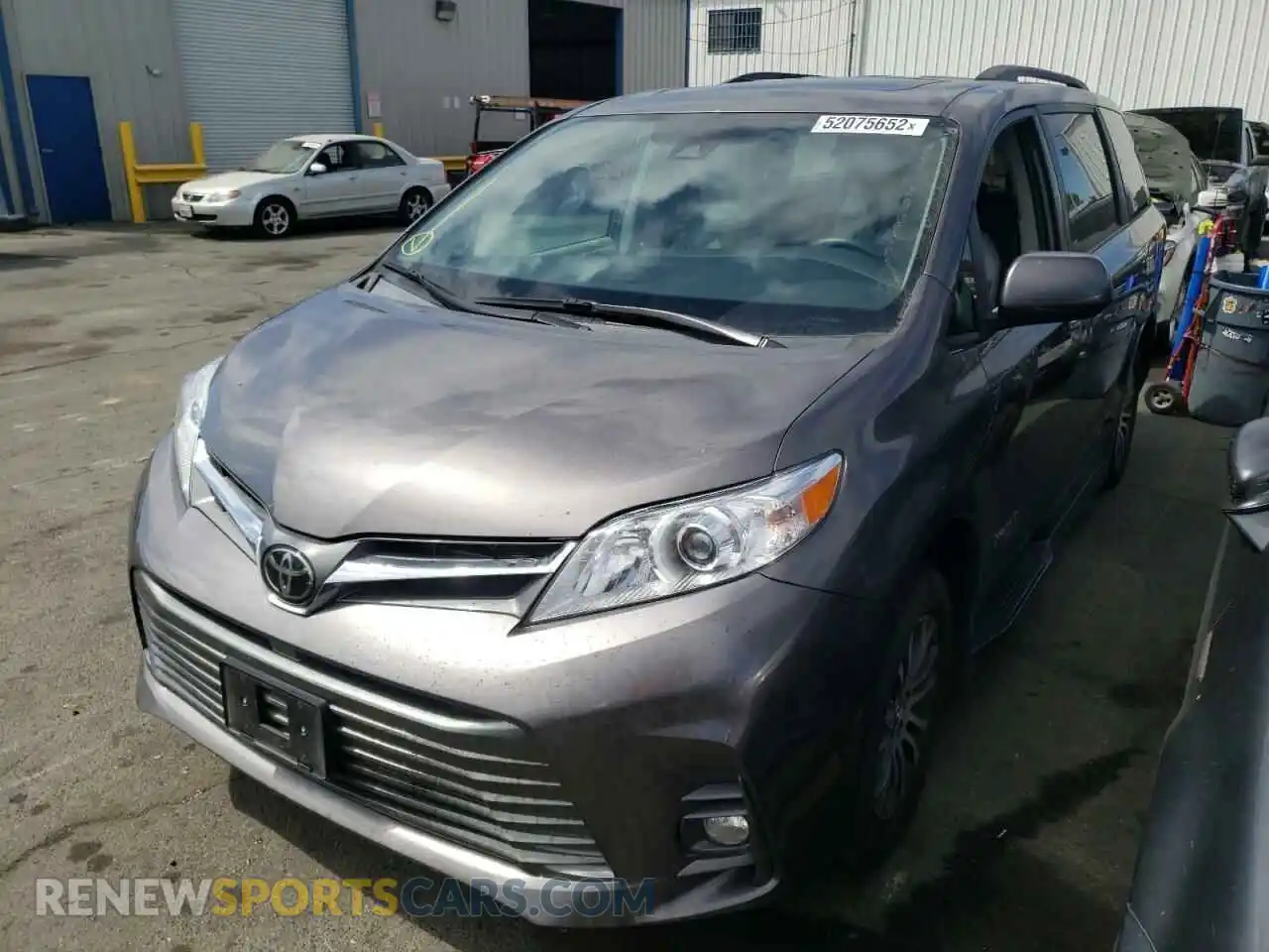 2 Photograph of a damaged car 5TDYZ3DC9LS045275 TOYOTA SIENNA 2020