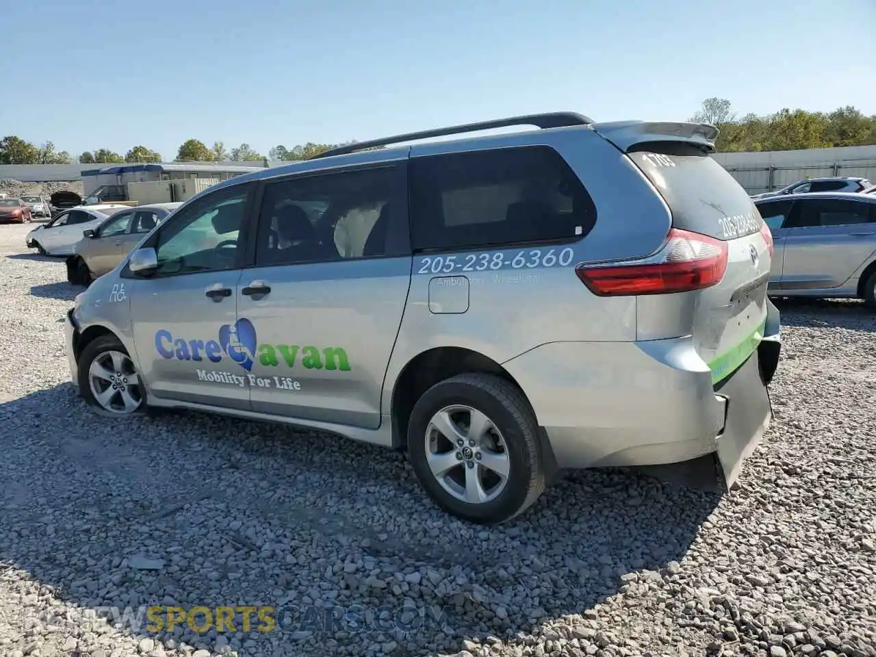 2 Photograph of a damaged car 5TDZZ3DC3LS024507 TOYOTA SIENNA 2020
