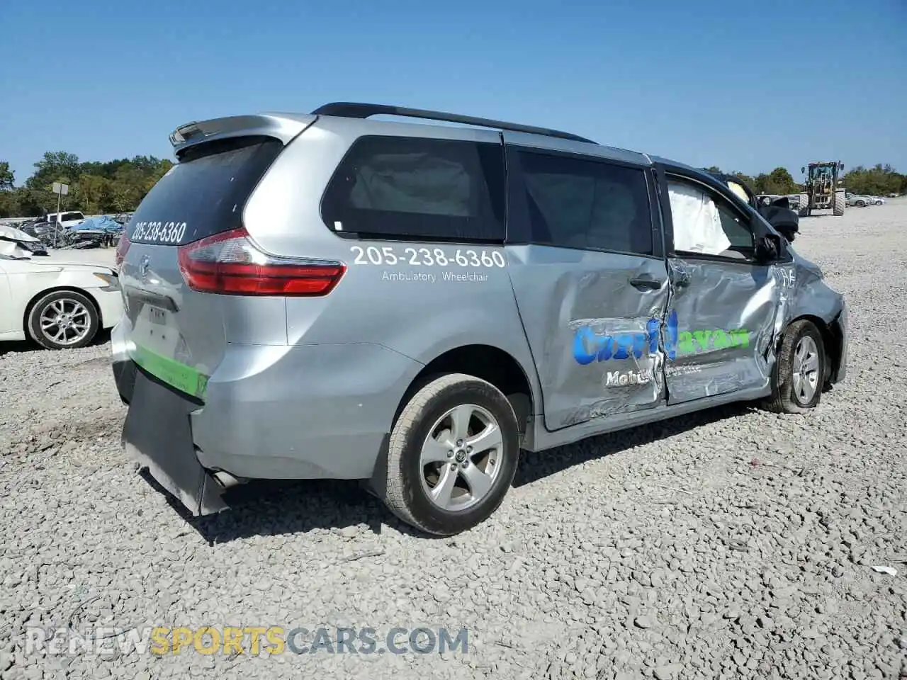 3 Photograph of a damaged car 5TDZZ3DC3LS024507 TOYOTA SIENNA 2020