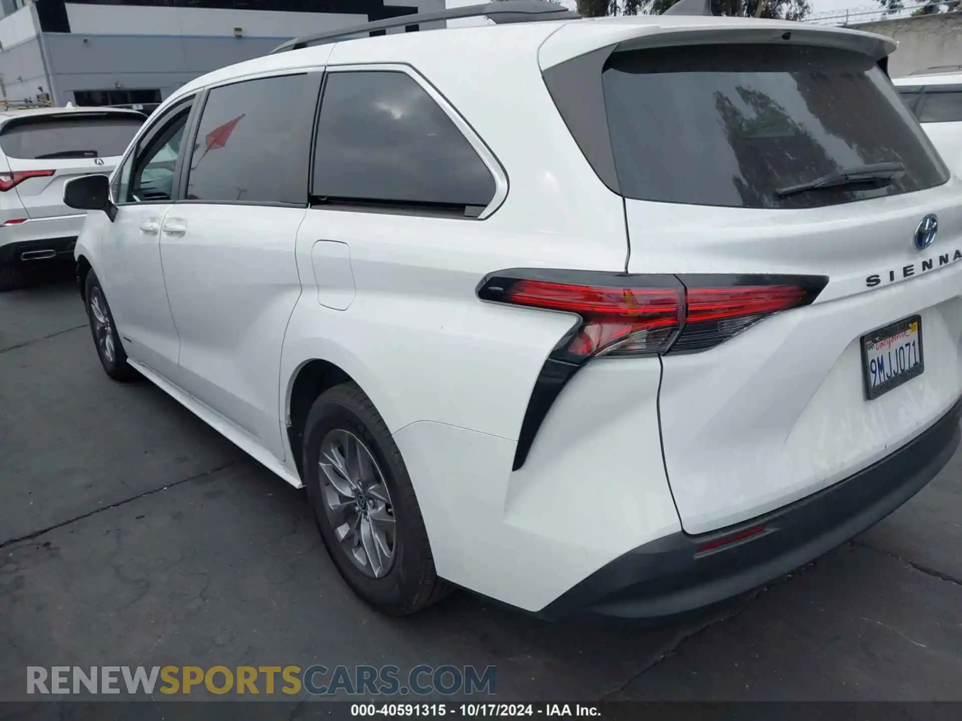 3 Photograph of a damaged car 5TDBRKEC7MS014509 TOYOTA SIENNA 2021