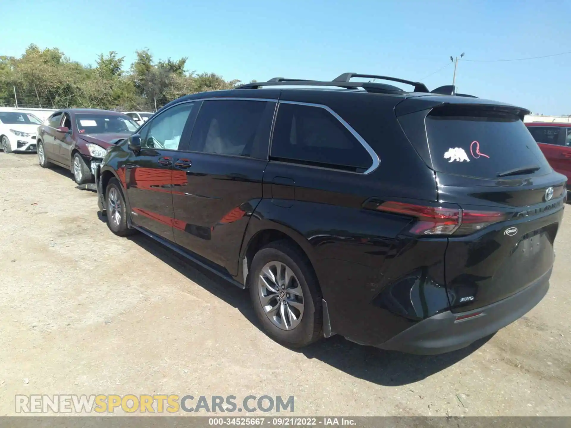 3 Photograph of a damaged car 5TDBSKFC5MS011398 TOYOTA SIENNA 2021