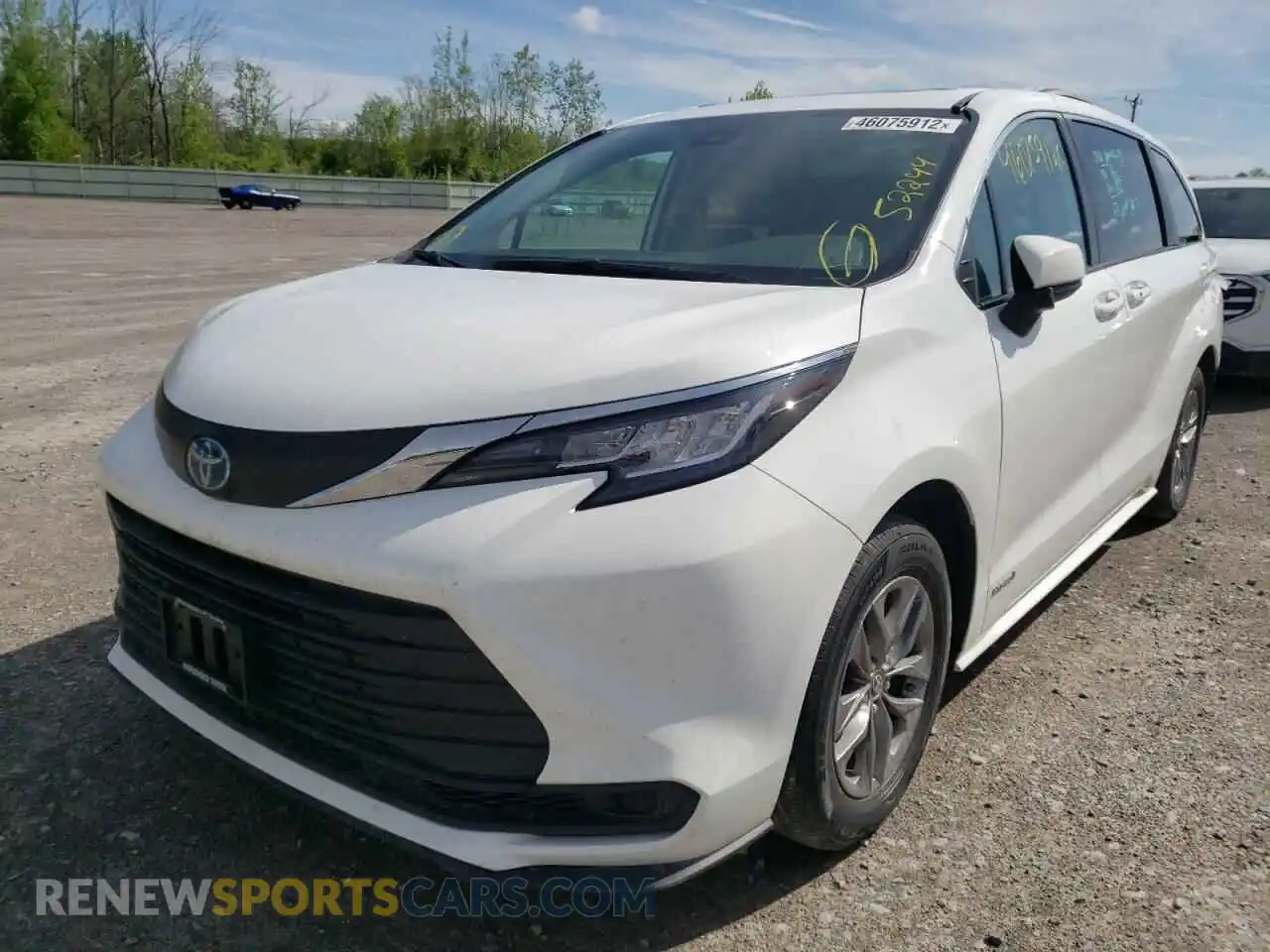 2 Photograph of a damaged car 5TDBSKFC6MS022538 TOYOTA SIENNA 2021