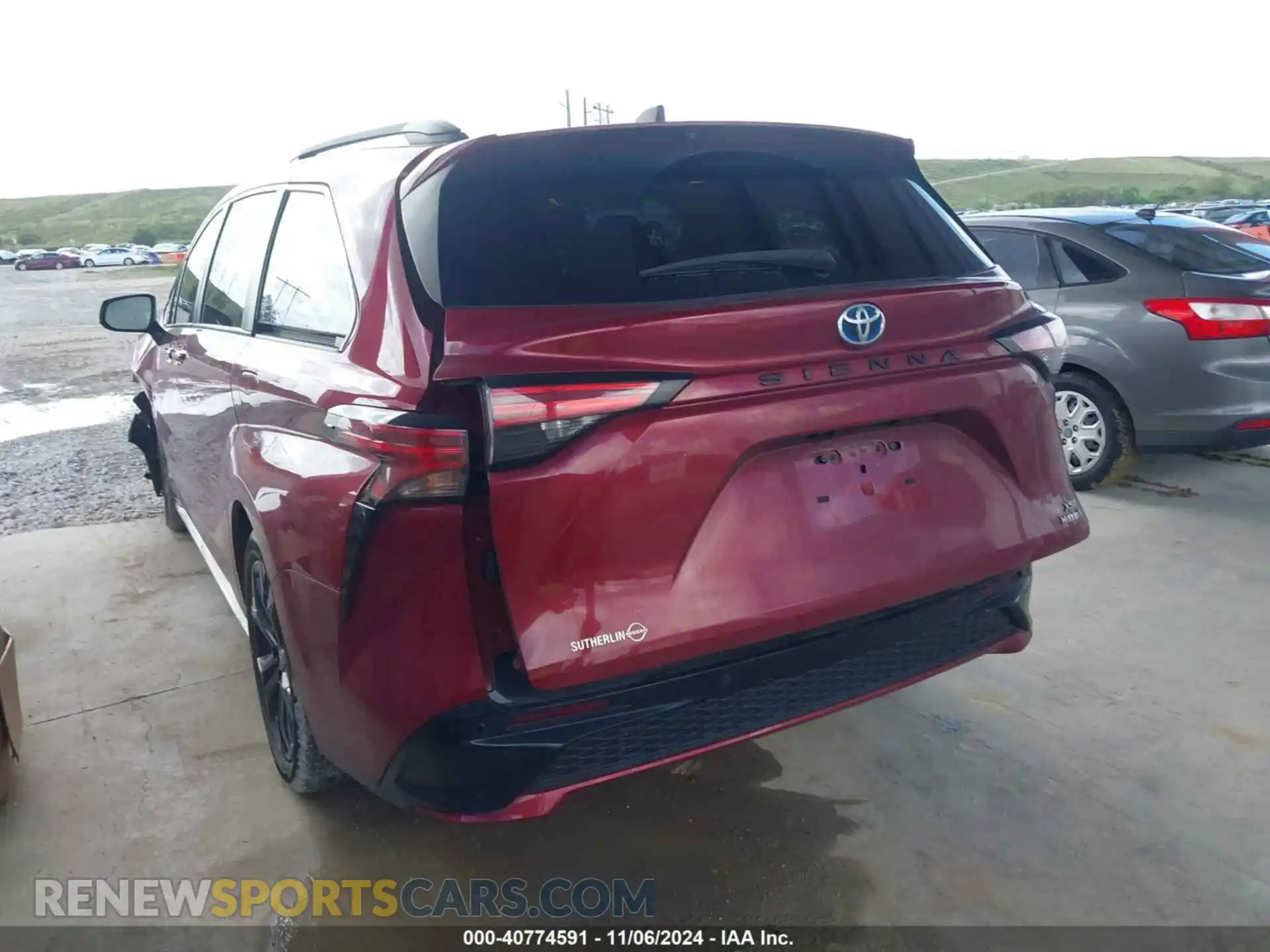3 Photograph of a damaged car 5TDDRKEC0MS043195 TOYOTA SIENNA 2021