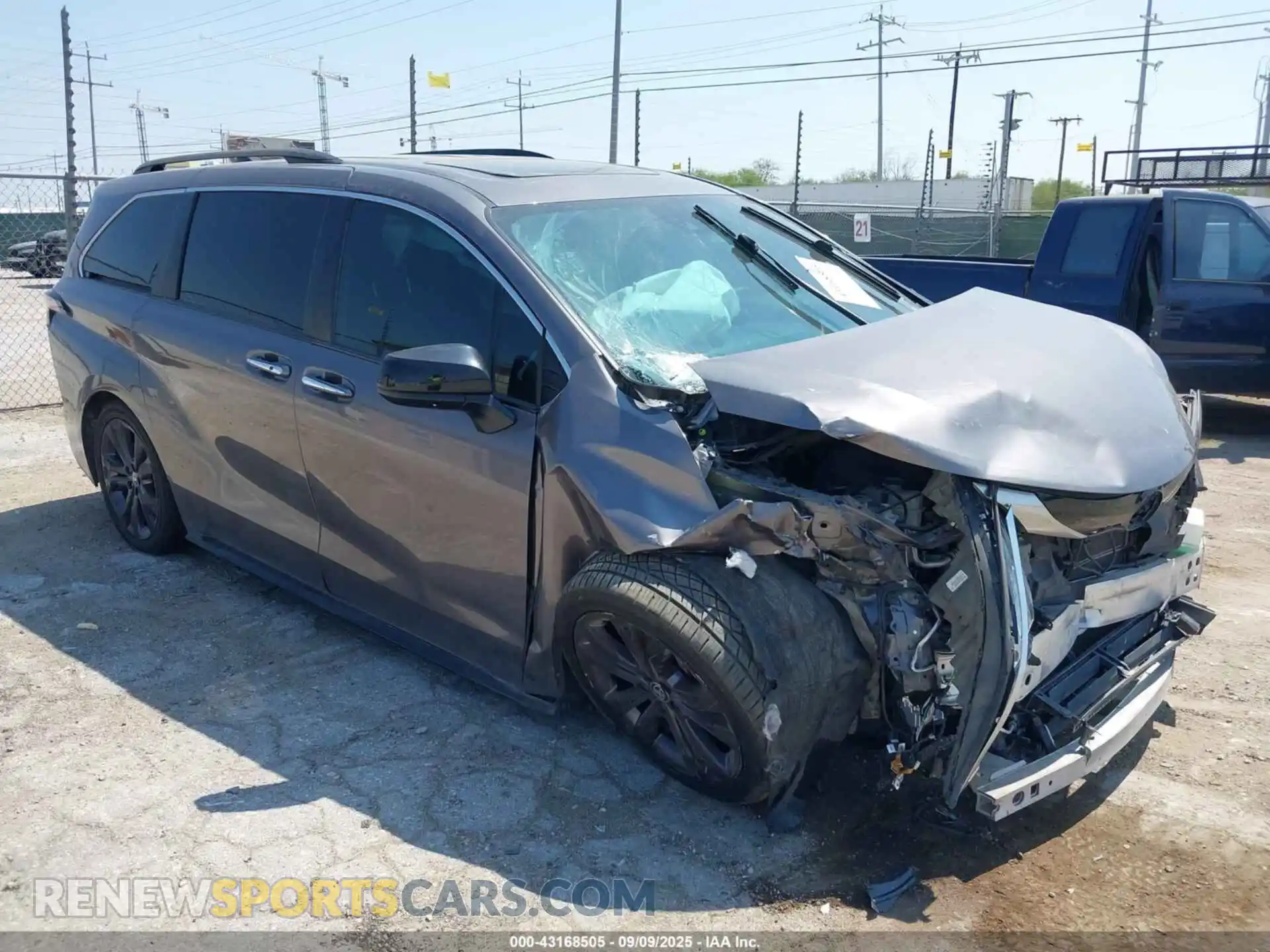 1 Photograph of a damaged car 5TDDRKEC2MS021750 TOYOTA SIENNA 2021