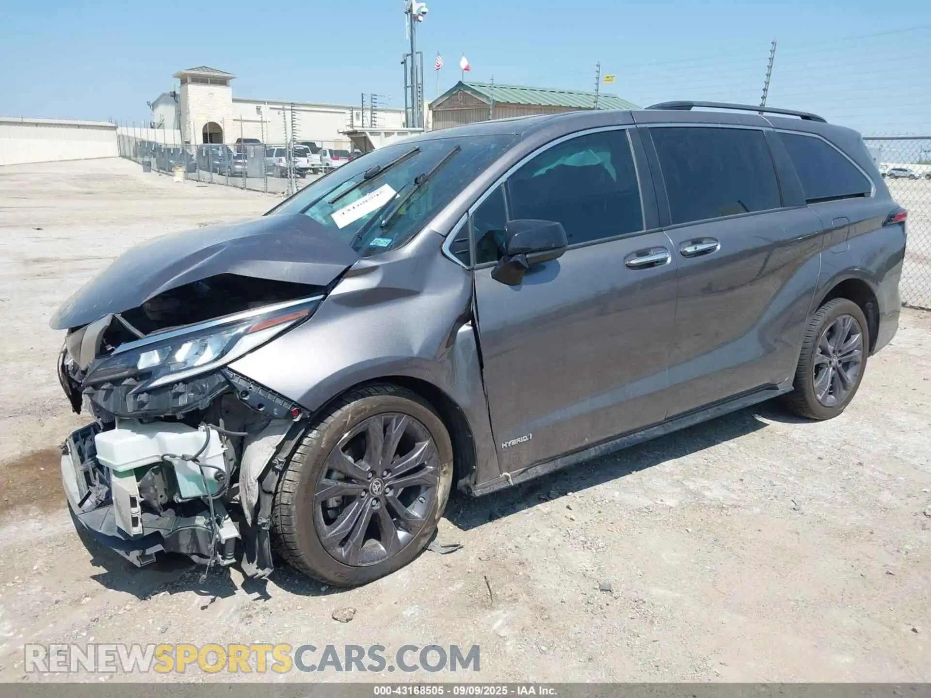 2 Photograph of a damaged car 5TDDRKEC2MS021750 TOYOTA SIENNA 2021
