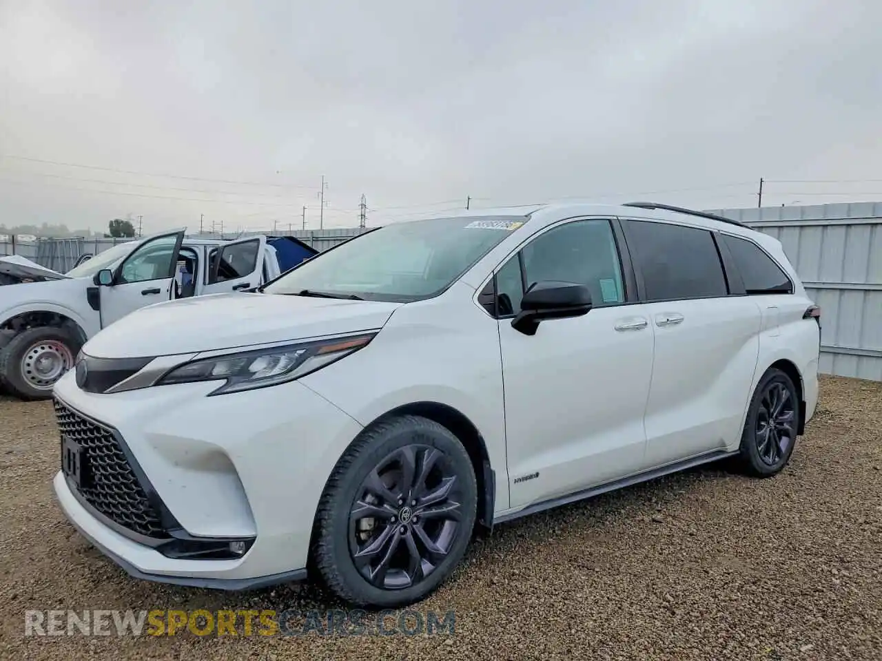 1 Photograph of a damaged car 5TDDRKEC2MS024146 TOYOTA SIENNA 2021