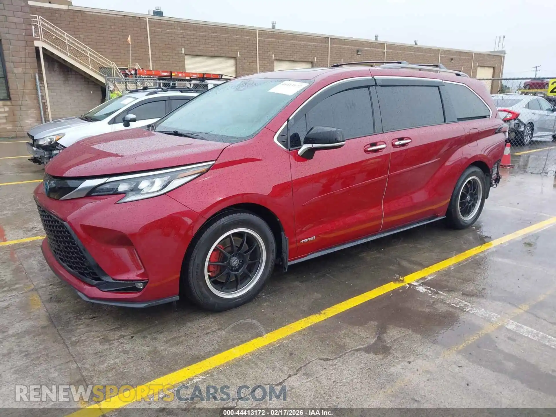 2 Photograph of a damaged car 5TDDRKEC2MS035583 TOYOTA SIENNA 2021