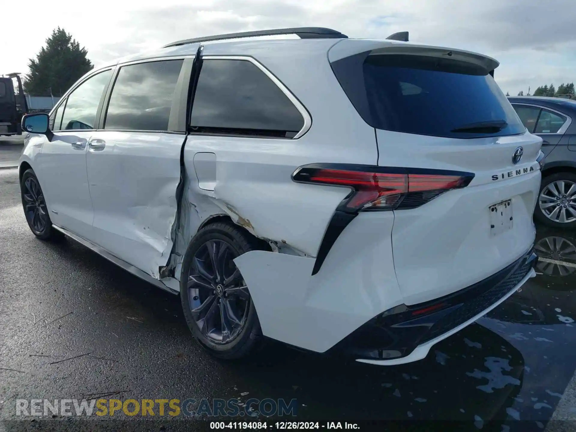 3 Photograph of a damaged car 5TDDRKEC3MS068012 TOYOTA SIENNA 2021