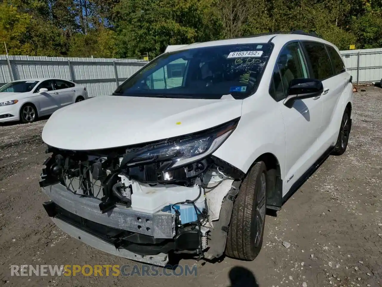 2 Photograph of a damaged car 5TDDRKEC5MS049879 TOYOTA SIENNA 2021