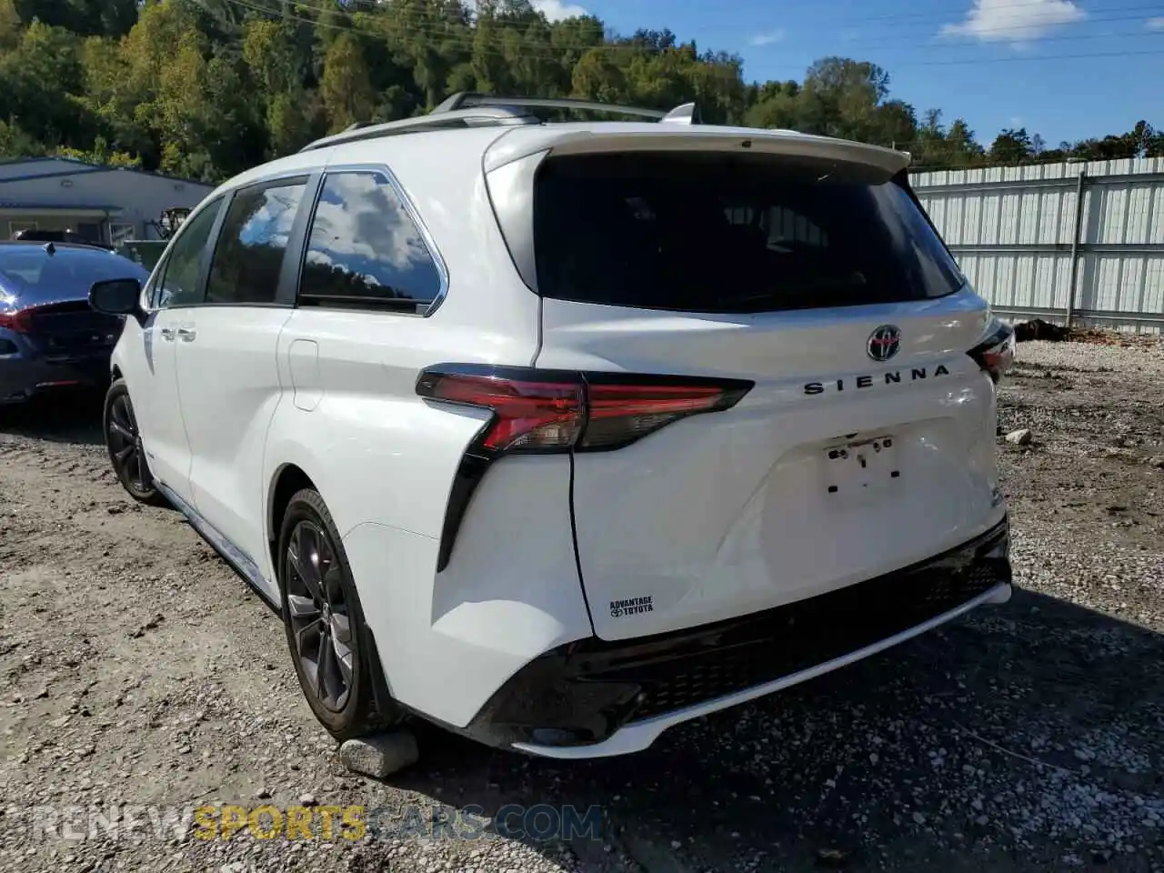 3 Photograph of a damaged car 5TDDRKEC5MS049879 TOYOTA SIENNA 2021