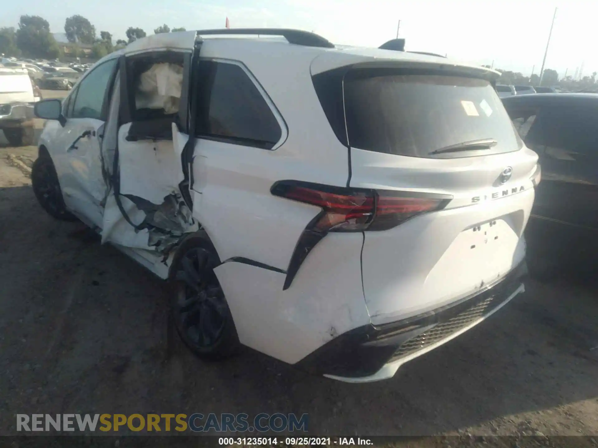 3 Photograph of a damaged car 5TDDRKEC7MS003888 TOYOTA SIENNA 2021