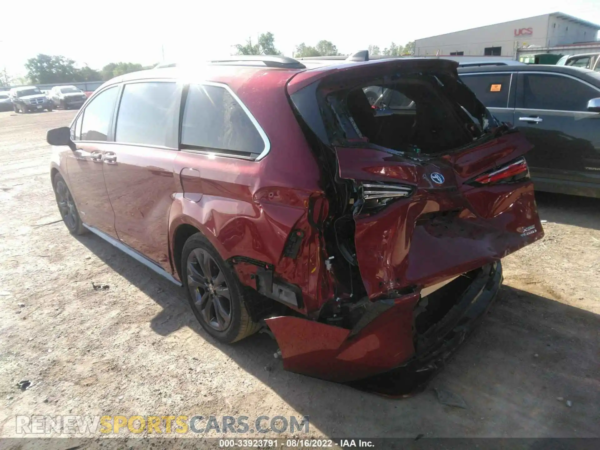 3 Photograph of a damaged car 5TDDRKEC8MS039573 TOYOTA SIENNA 2021