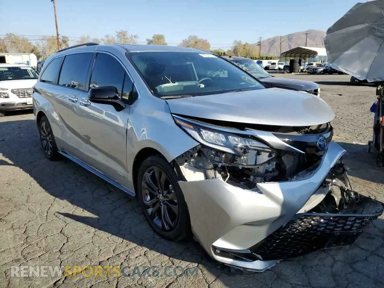 1 Photograph of a damaged car 5TDDRKEC8MS055384 TOYOTA SIENNA 2021