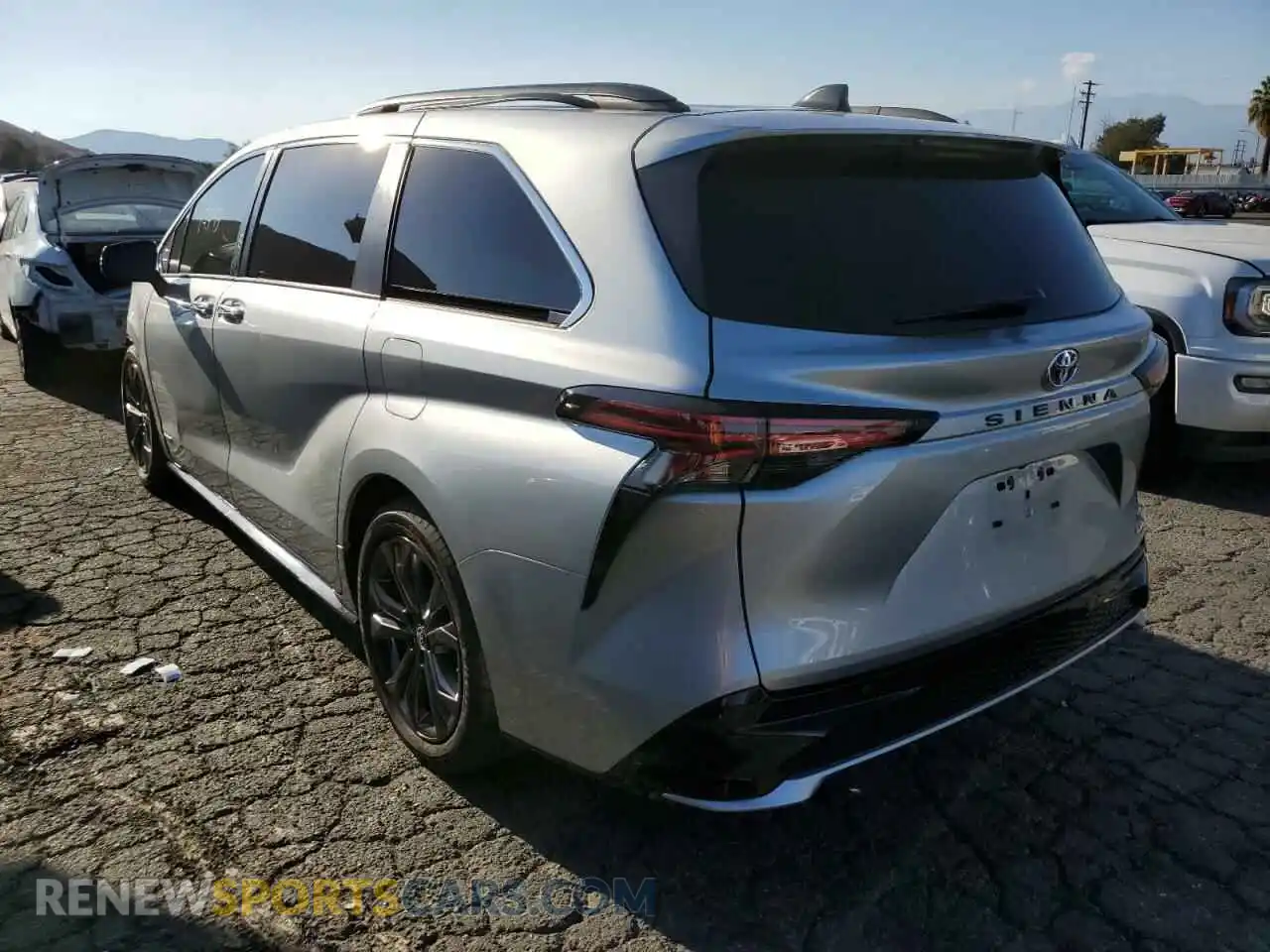 3 Photograph of a damaged car 5TDDRKEC8MS055384 TOYOTA SIENNA 2021