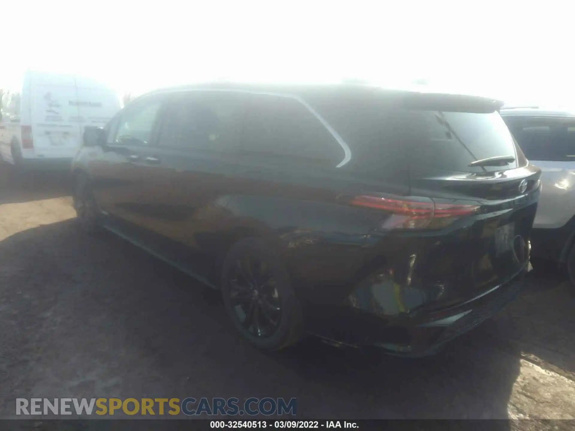 3 Photograph of a damaged car 5TDDRKECXMS012195 TOYOTA SIENNA 2021