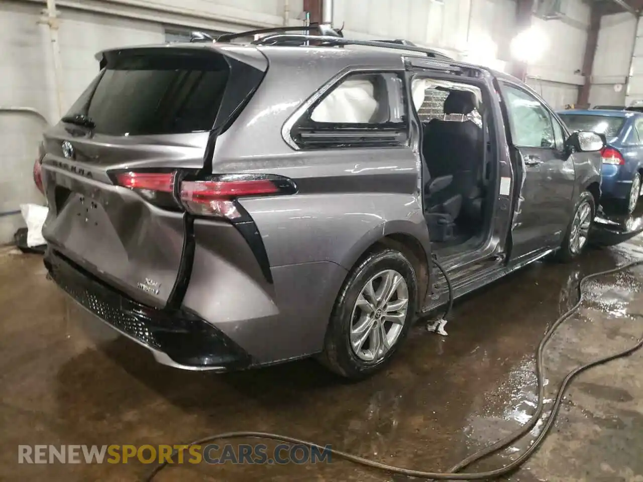 3 Photograph of a damaged car 5TDDSKFC1MS003145 TOYOTA SIENNA 2021