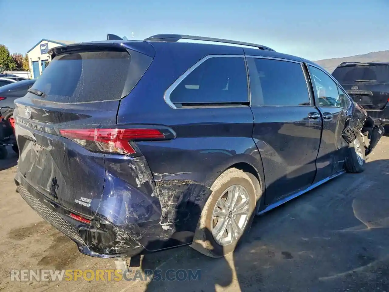 3 Photograph of a damaged car 5TDDSKFC1MS023847 TOYOTA SIENNA 2021