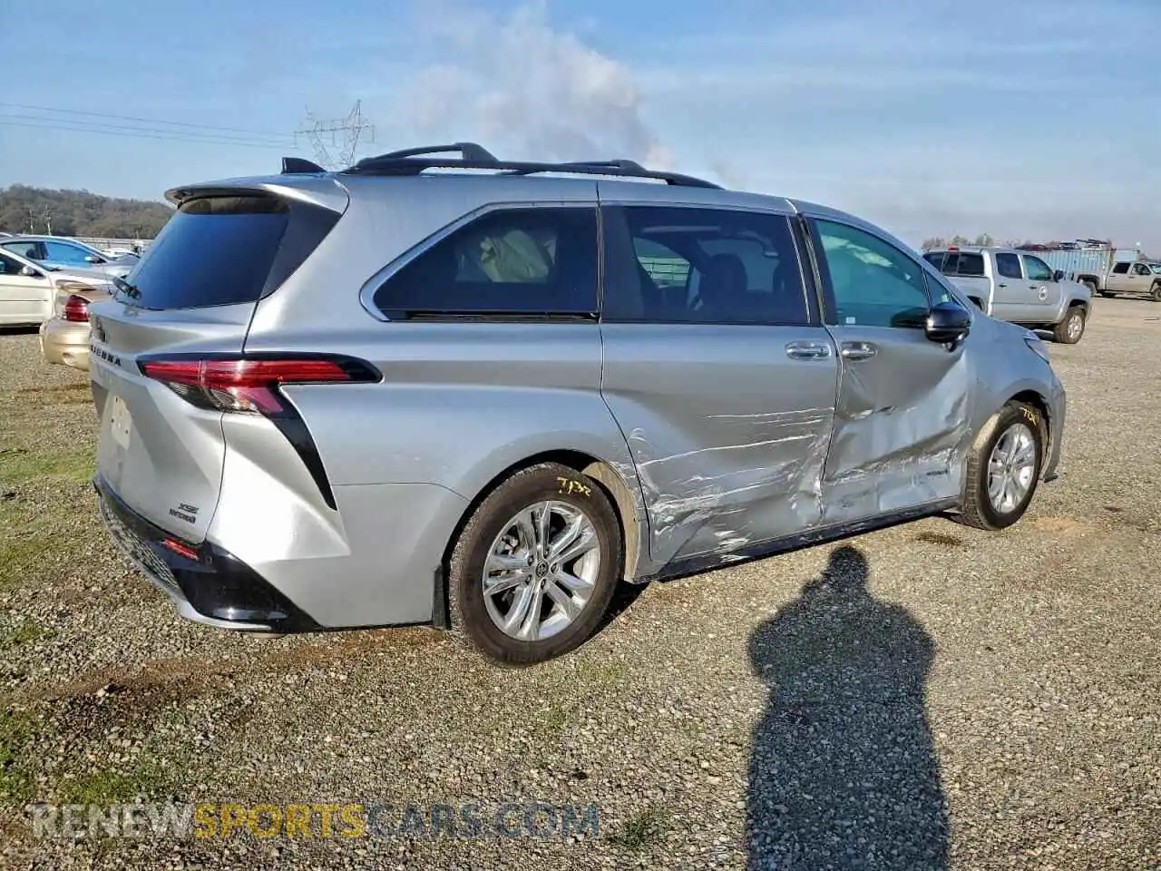 3 Photograph of a damaged car 5TDDSKFC2MS025722 TOYOTA SIENNA 2021